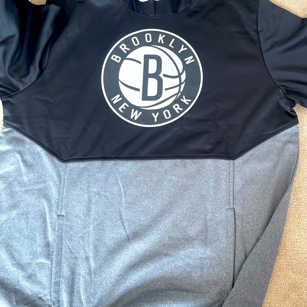 BRAND NEW!!! Brooklyn hooded shirt